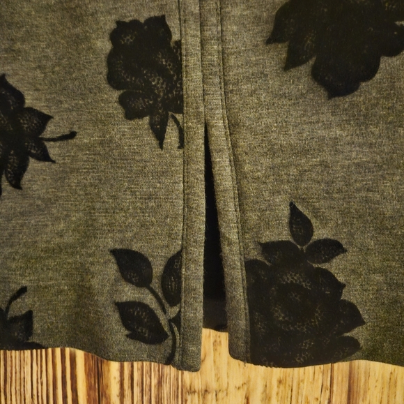 White House Black Market Pencil Skirt - Picture 4 of 7